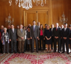 Fotografía de grupo durante la audiencia a los miembros del Comité Autonomico de Cruz Roja Española en el Principado de Asturias